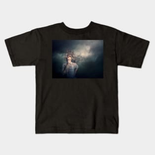 Lost in The Wind. Kids T-Shirt